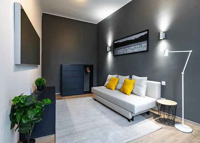 Апартаменти Newley Renovated Next To Hannovermarkt